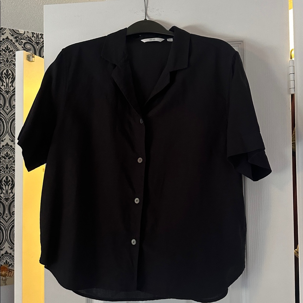 Uniqlo Black Button Down Shirt